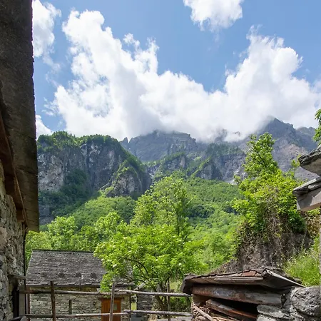 Chalet Rustico Savinera - Happy San Carlo (Ticino)